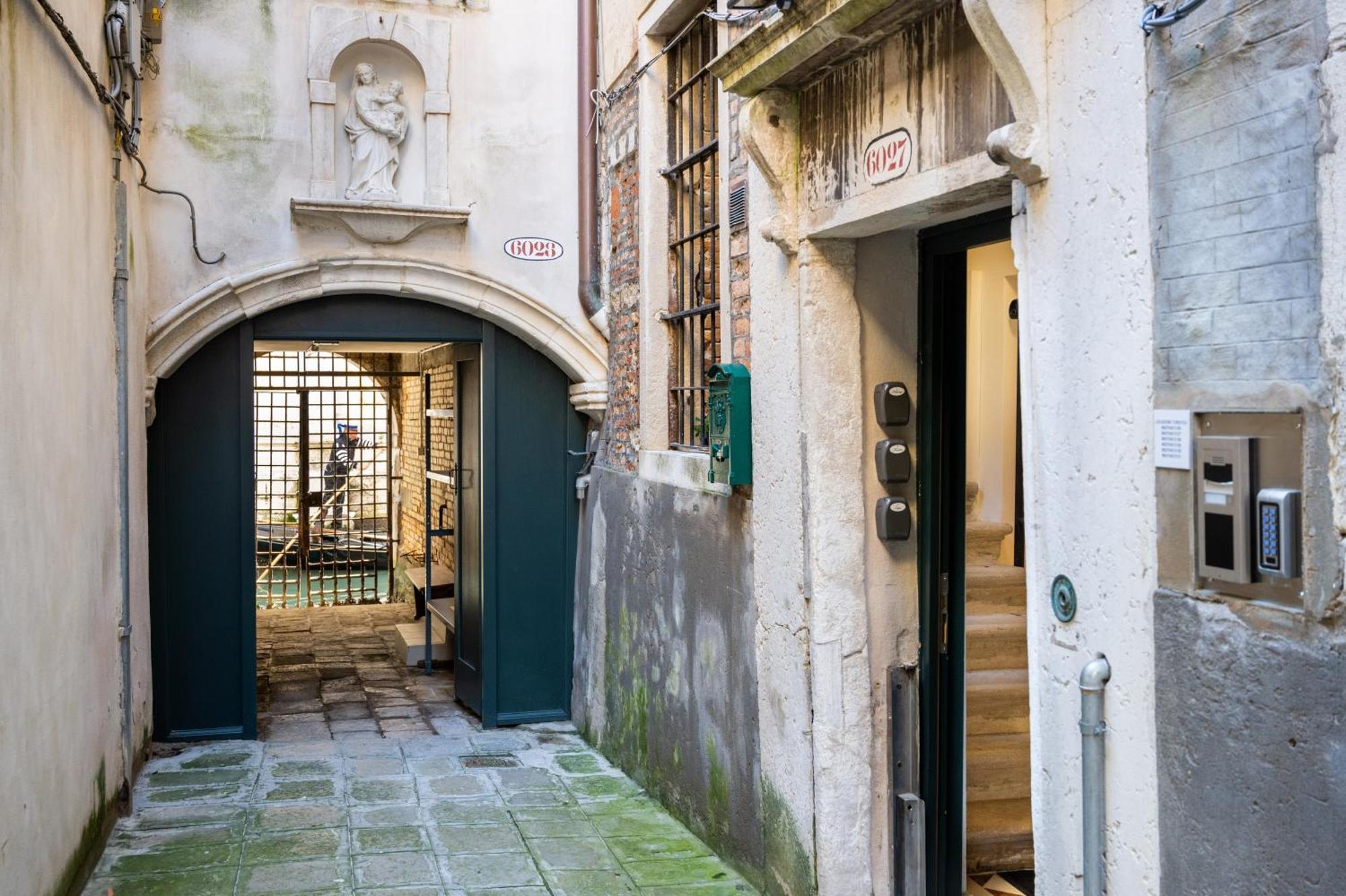 Palazzo Miracoli Apartments Venedik Dış mekan fotoğraf